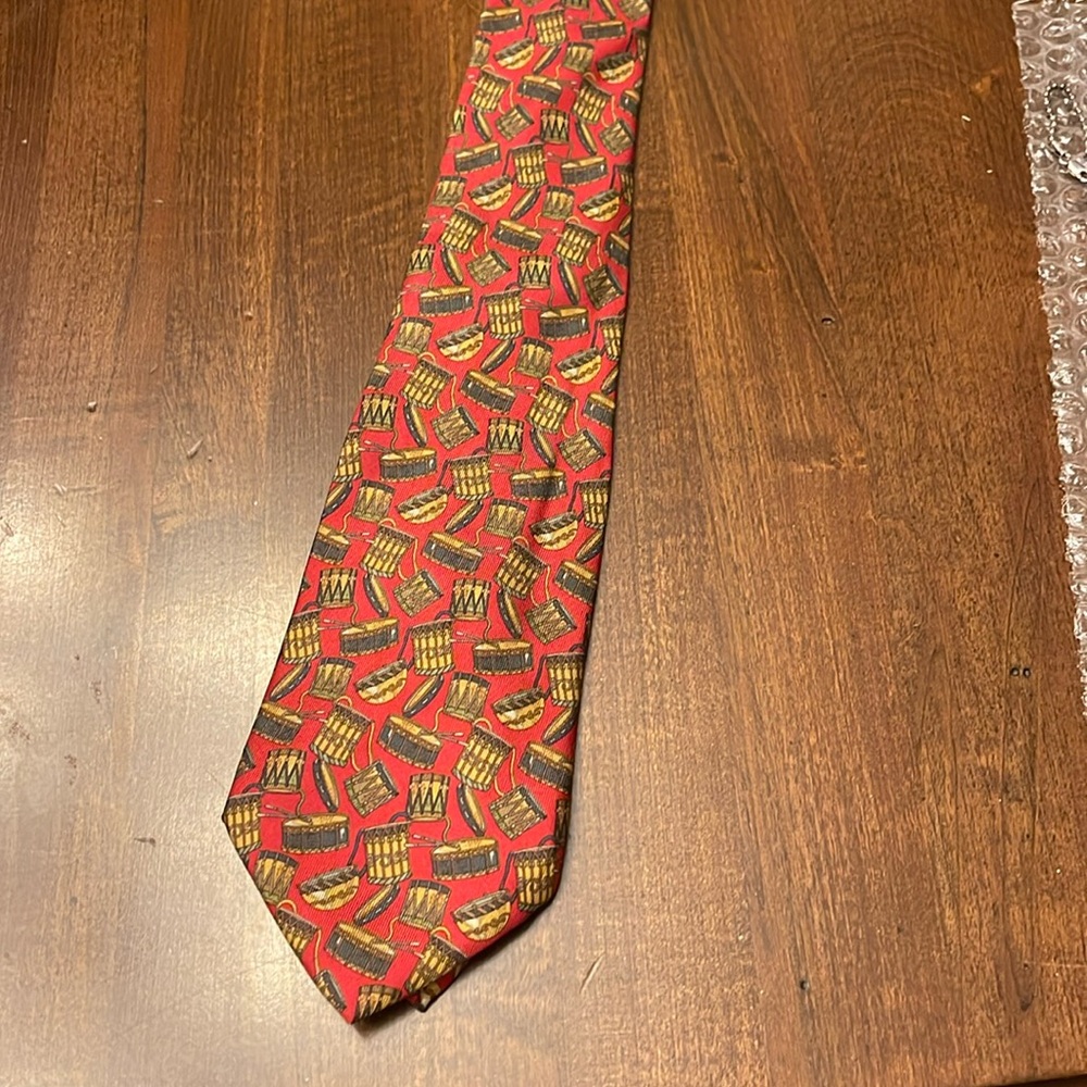6.12.24_1 Beat to your own Drum 🥁 Salvatore Ferragamo Tie